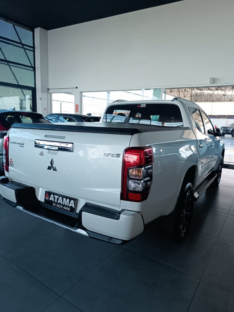 mitsubishi l200 triton 2.4 16v turbo diesel sport hpe-s cd 4p 4x4 automatico 20256