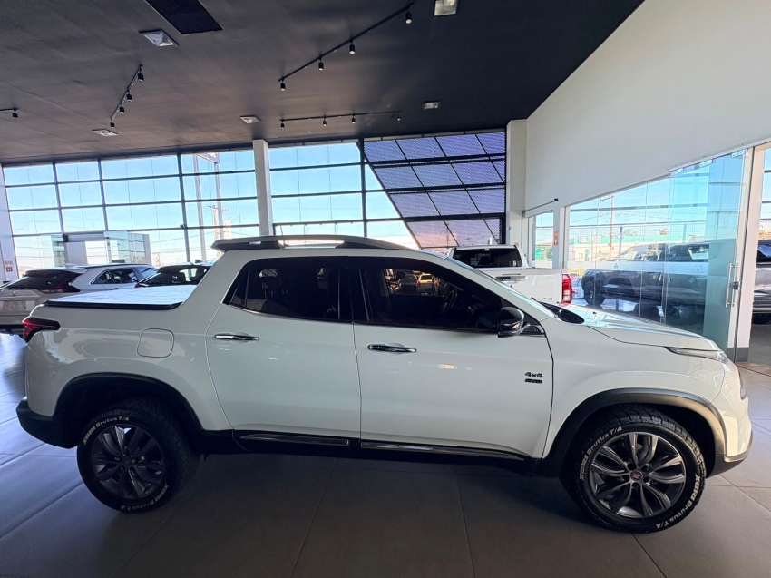 fiat toro 2.0 16v turbo diesel volcano 4wd at9 4p automatico 20193