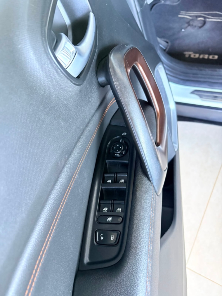 fiat toro 2.0 16v turbo diesel volcano 4wd at9 4p automatico 20199