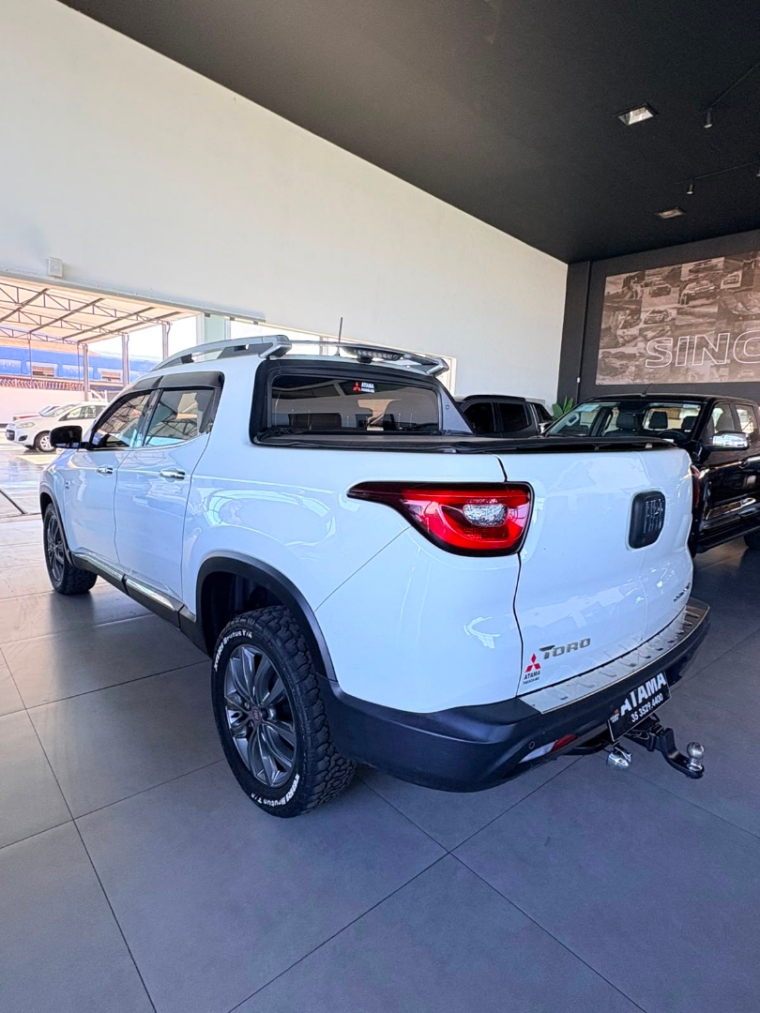 fiat toro 2.0 16v turbo diesel volcano 4wd at9 4p automatico 20196