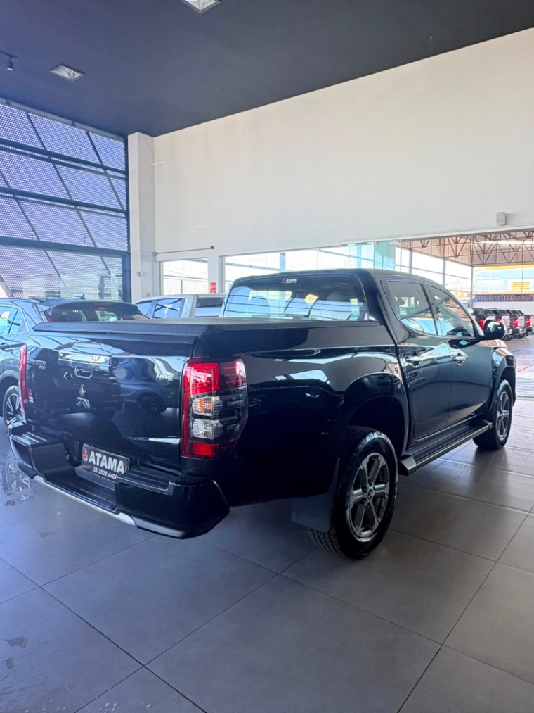 mitsubishi l200 triton 2.4 16v turbo diesel sport hpe cd 4p 4x4 automatico 20226