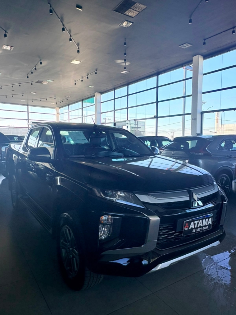 mitsubishi l200 triton 2.4 16v turbo diesel sport hpe cd 4p 4x4 automatico 20220