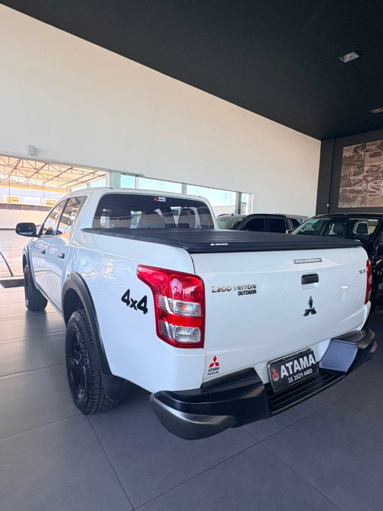 mitsubishi l200 triton 2.4 16v turbo diesel outdoor gls cd 4x4 automatico 4p 20227