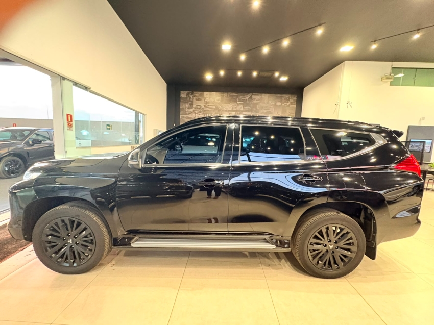 mitsubishi pajero sport 2.4 16v mivec turbo diesel legend black awd automatico 5p 20253