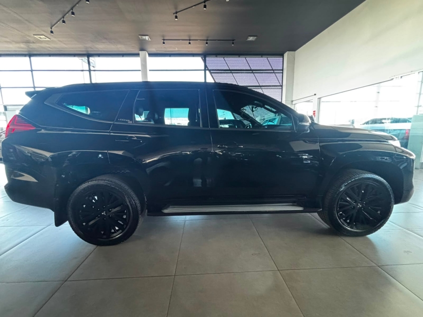 mitsubishi pajero sport 2.4 16v mivec turbo diesel legend black awd automatico 5p 20253