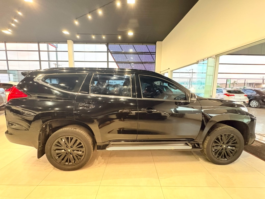 mitsubishi pajero sport 2.4 16v mivec turbo diesel legend black awd automatico 5p 20255