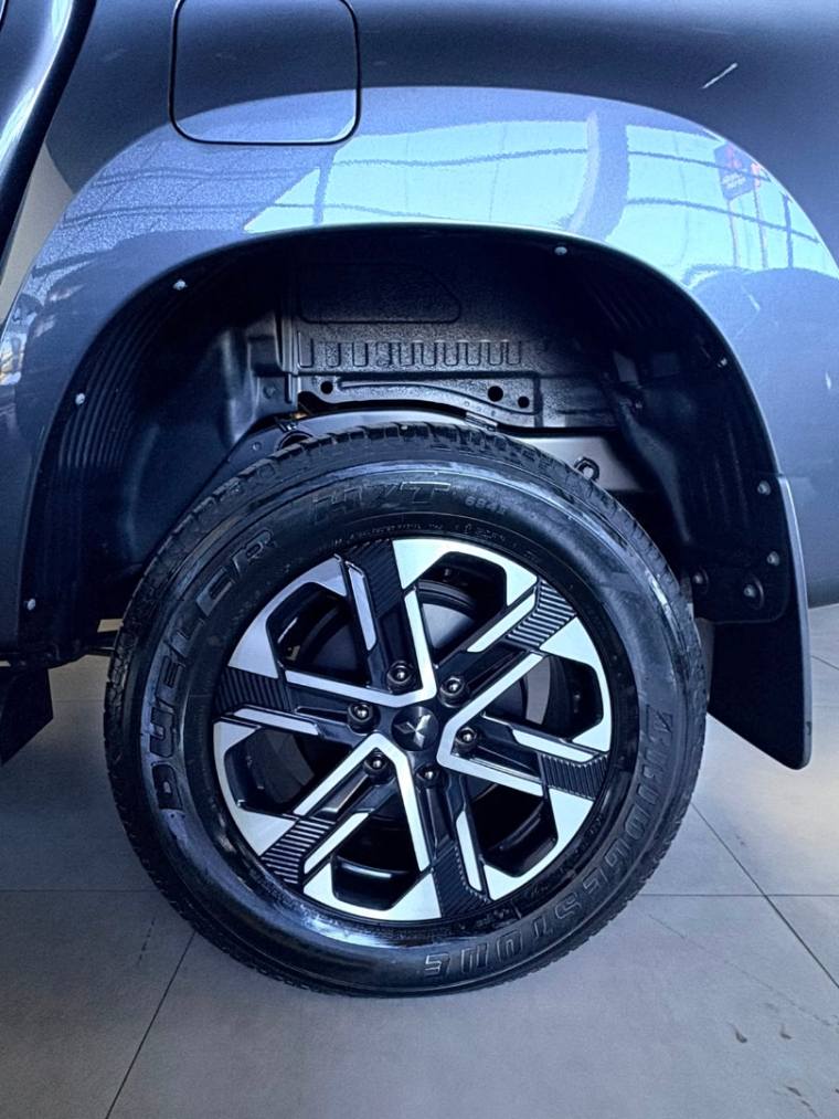 mitsubishi triton 2.4 biturbo diesel cd hpe-s 4x4 automatico flex 4p 202514