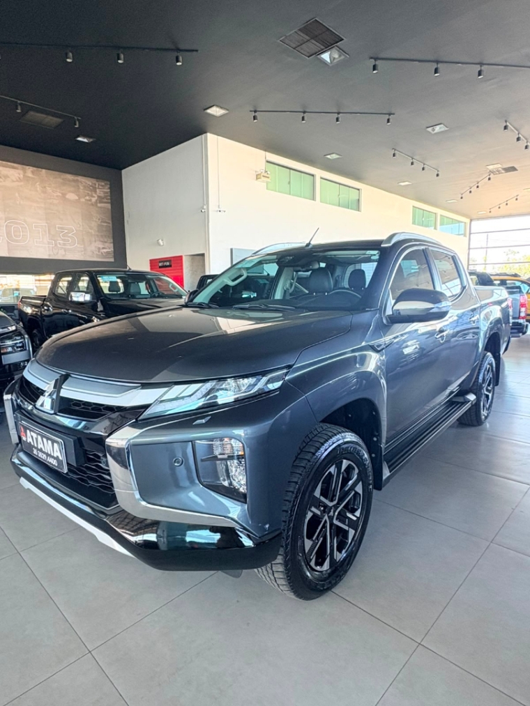 mitsubishi triton 2.4 biturbo diesel cd hpe-s 4x4 automatico flex 4p 20252