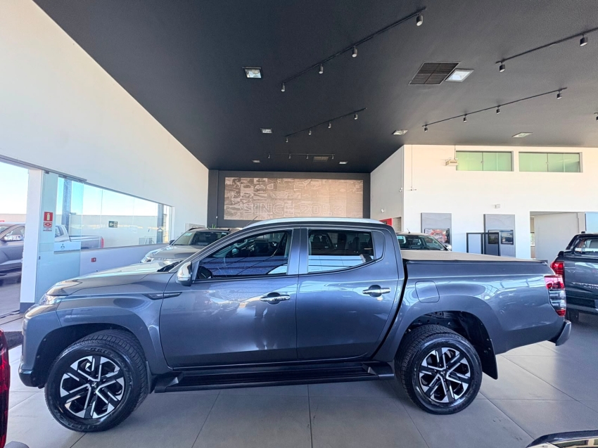 mitsubishi triton 2.4 biturbo diesel cd hpe-s 4x4 automatico flex 4p 20253