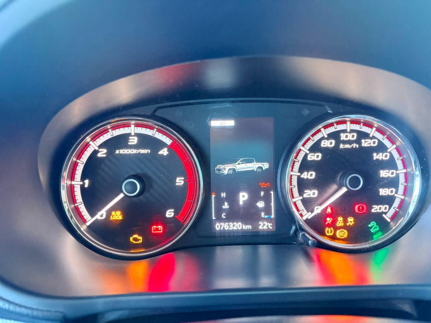 mitsubishi l200 triton 2.4 16v turbo diesel sport hpe cd 4p 4x4 automatico 202410