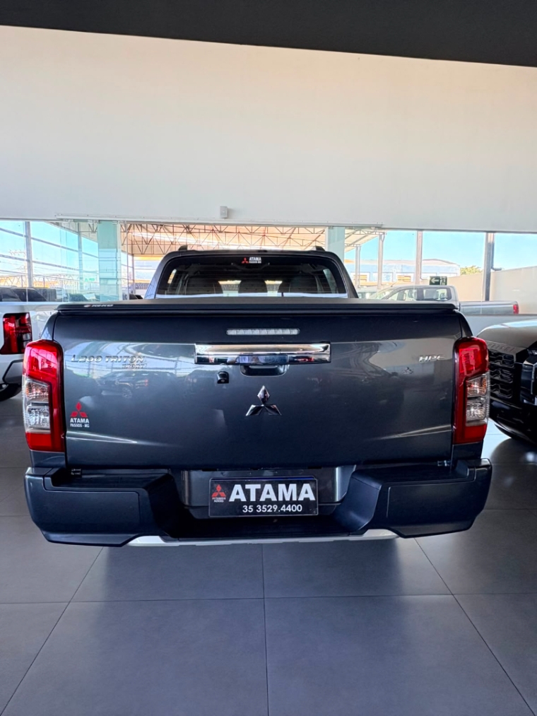 mitsubishi l200 triton 2.4 16v turbo diesel sport hpe cd 4p 4x4 automatico 20244