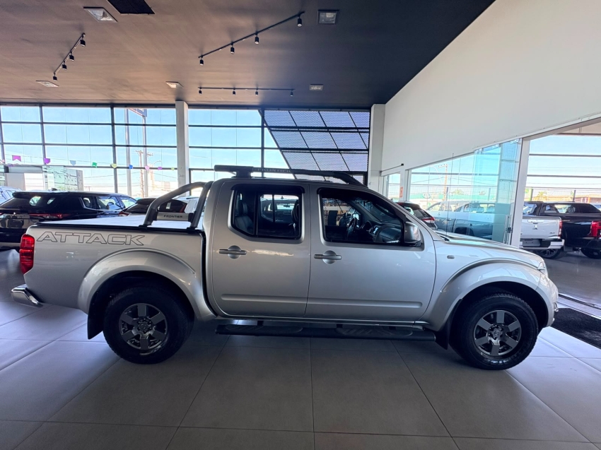 nissan frontier 2.5 sv attack 4x4 cd turbo eletronic diesel 4p automatico 2.4 20167