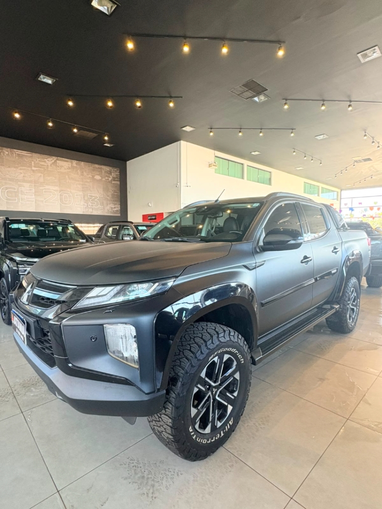 mitsubishi l200 triton 2.4 16v turbo diesel sport hpe-s cd 4p 4x4 automatico 20242