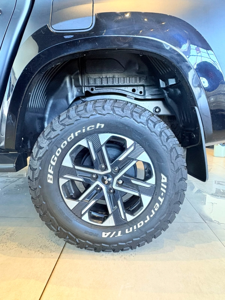 mitsubishi l200 triton 2.4 16v turbo diesel sport hpe-s cd 4p 4x4 automatico 20248
