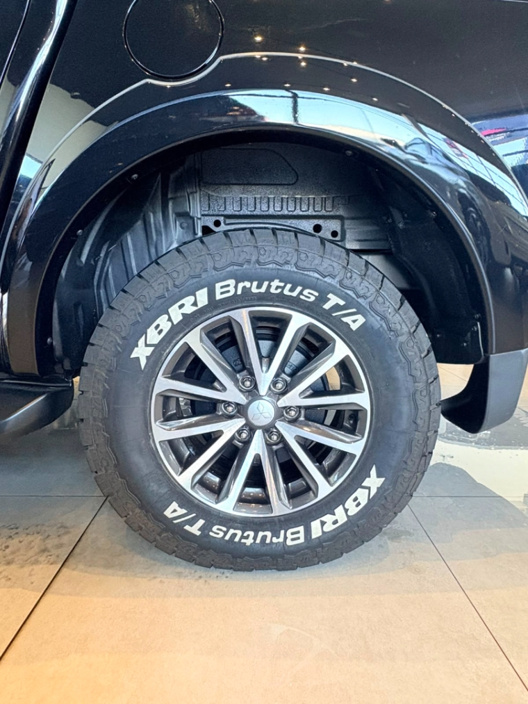 mitsubishi l200 triton 2.4 16v turbo diesel sport hpe-s cd 4p 4x4 automatico 20208