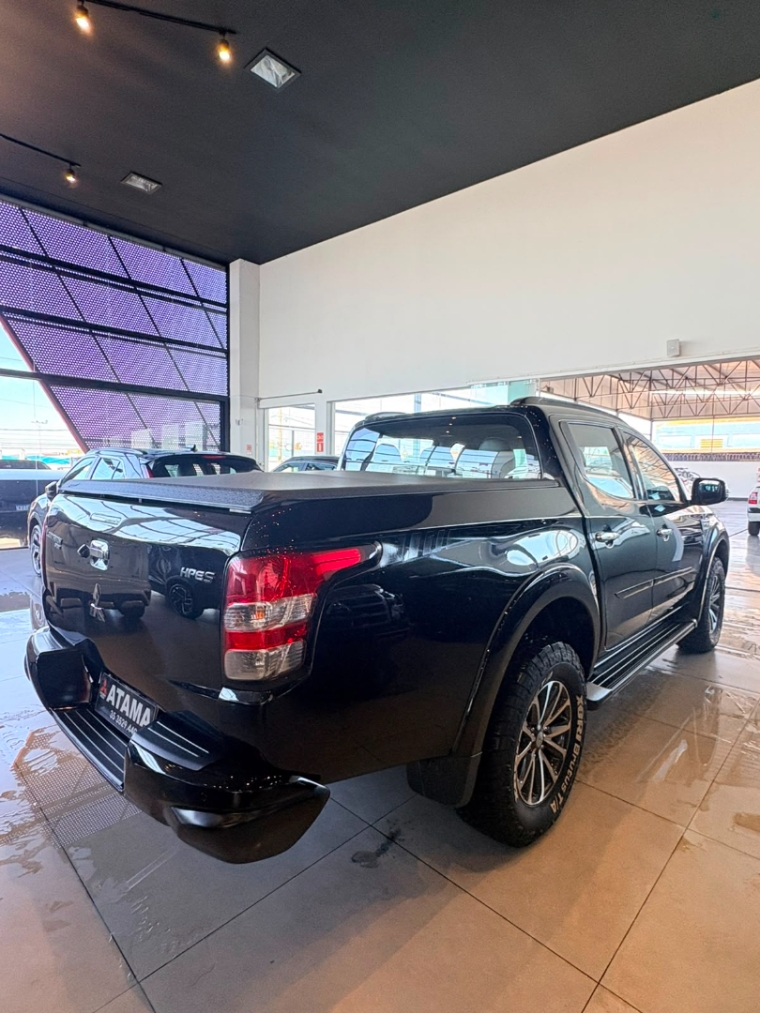 mitsubishi l200 triton 2.4 16v turbo diesel sport hpe-s cd 4p 4x4 automatico 20205