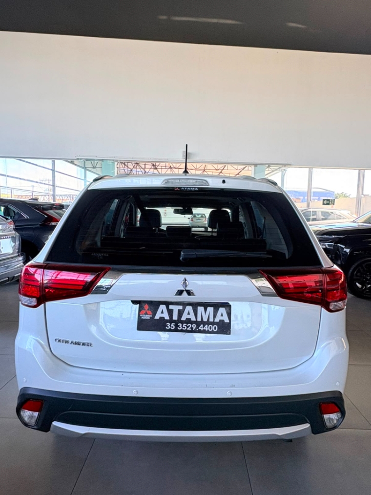 mitsubishi outlander 2.0 16v gasolina 4p automatico 1.9 5p 20167