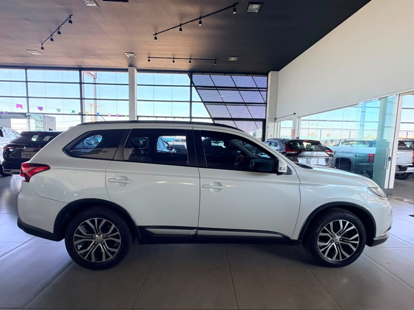 mitsubishi outlander 2.0 16v gasolina 4p automatico 1.9 5p 20165