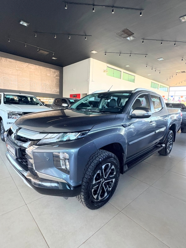 mitsubishi l200 triton 2.4 16v turbo diesel sport hpe-s cd 4p 4x4 automatico 20232