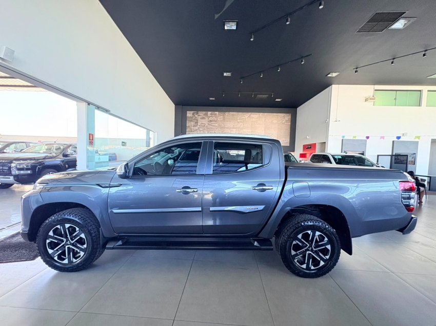 mitsubishi l200 triton 2.4 16v turbo diesel sport hpe-s cd 4p 4x4 automatico 20233