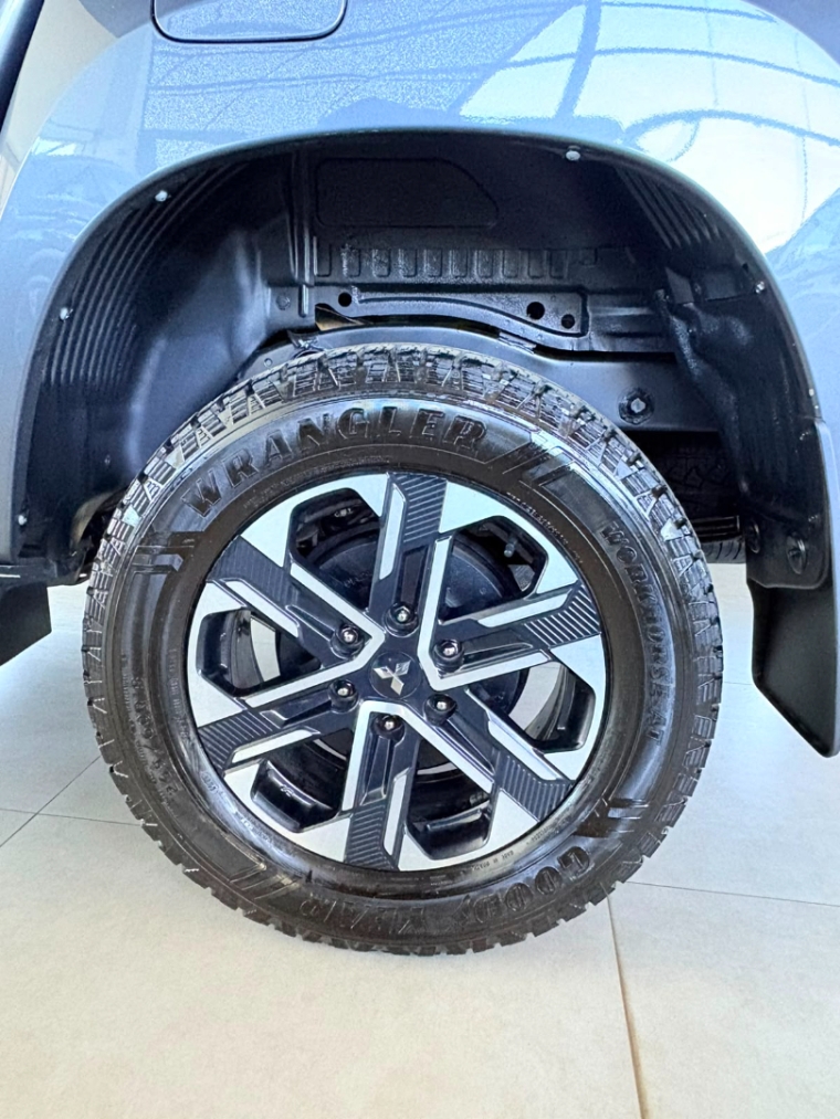 mitsubishi l200 triton 2.4 16v turbo diesel sport hpe-s cd 4p 4x4 automatico 20239