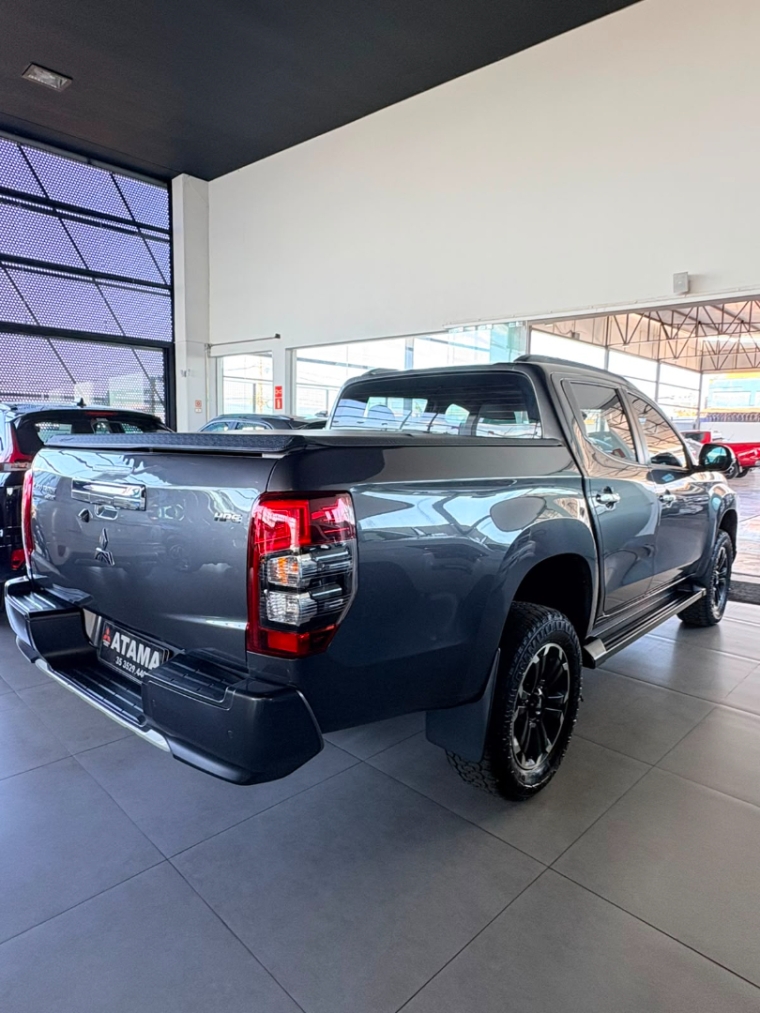 mitsubishi l200 triton 2.4 16v turbo diesel sport hpe cd 4p 4x4 automatico 20235