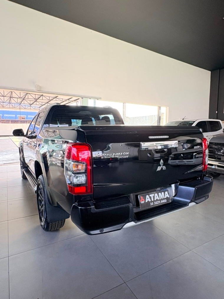 mitsubishi l200 triton 2.4 16v turbo diesel sport hpe-s cd 4p 4x4 automatico 20245