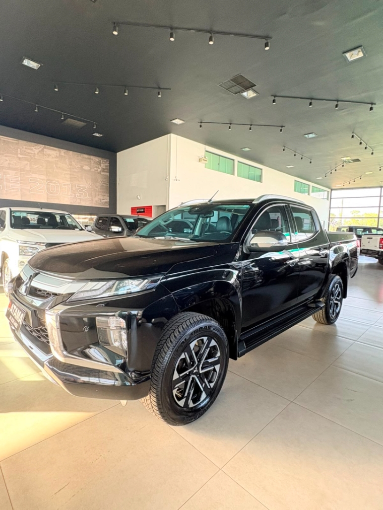 mitsubishi l200 triton 2.4 16v turbo diesel sport hpe-s cd 4p 4x4 automatico 20242