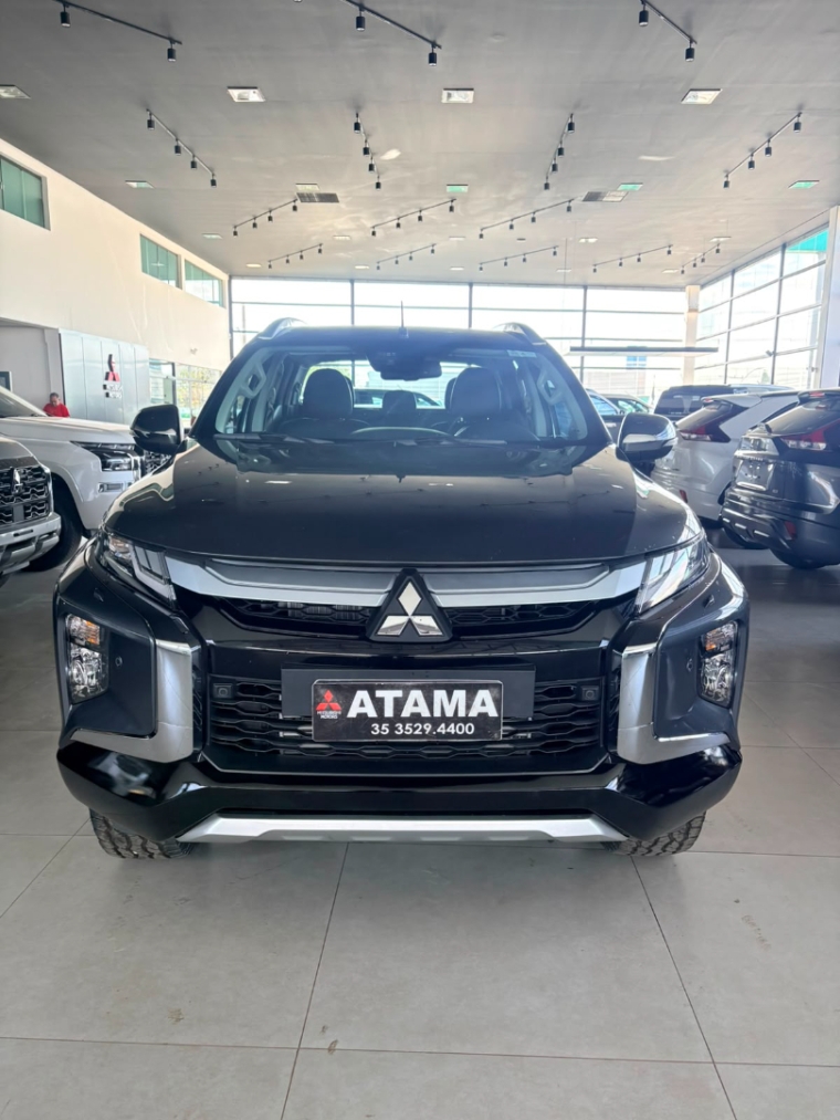 mitsubishi l200 triton 2.4 16v turbo diesel sport hpe-s cd 4p 4x4 automatico 20231