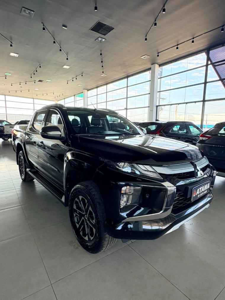 mitsubishi l200 triton 2.4 16v turbo diesel sport hpe-s cd 4p 4x4 automatico 20230