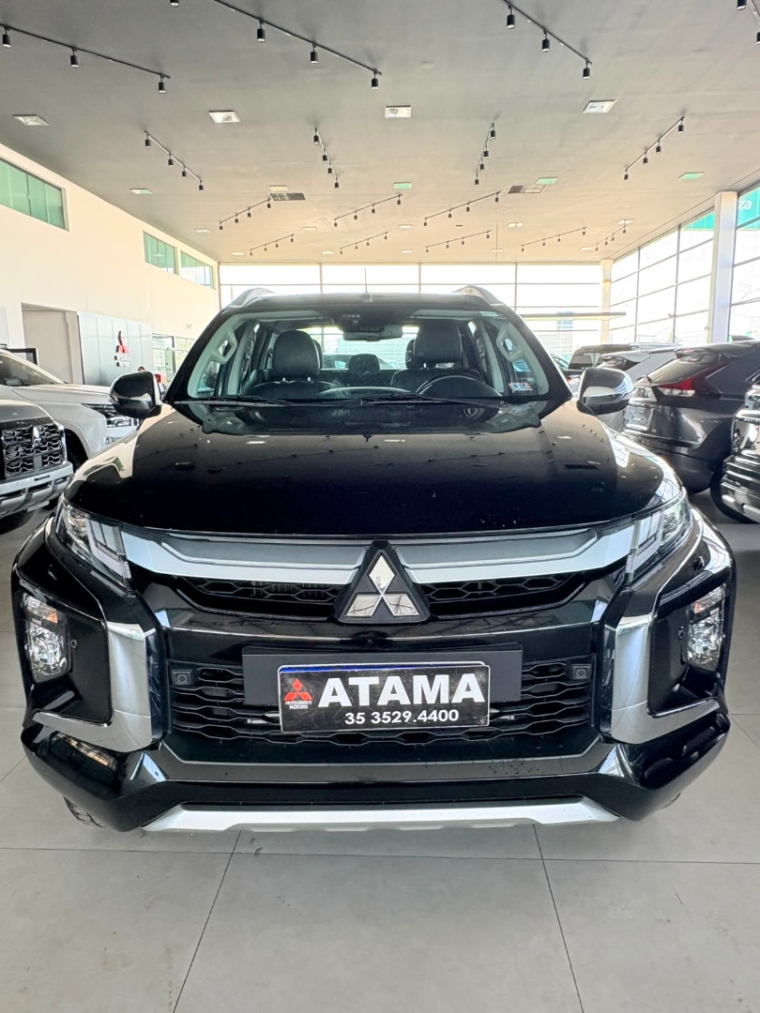 mitsubishi l200 triton 2.4 16v turbo diesel sport hpe-s cd 4p 4x4 automatico 20231