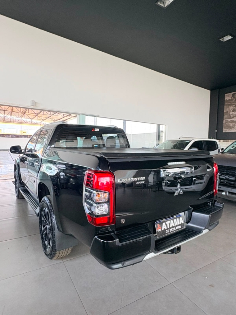 mitsubishi l200 triton 2.4 16v turbo diesel sport hpe-s cd 4p 4x4 automatico 20235