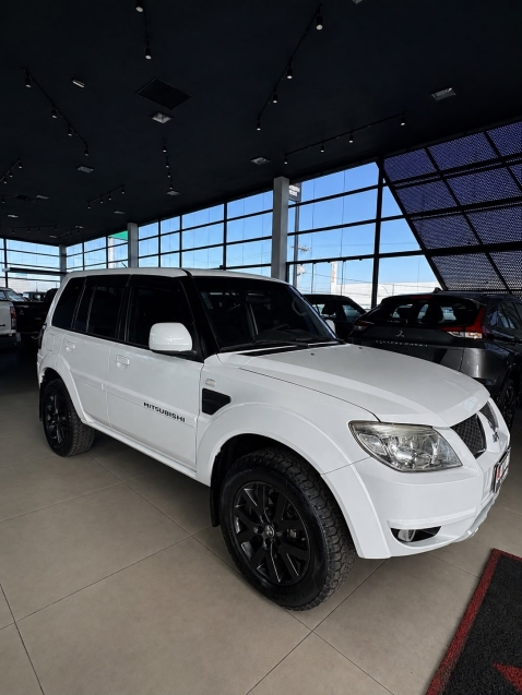 mitsubishi pajero tr4 2.0 4x2 16v 140cv flex 4p manual 1.9 5p 20140