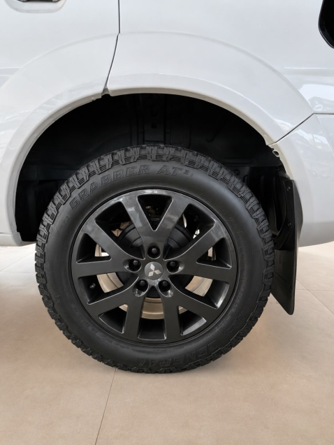 mitsubishi pajero tr4 2.0 4x2 16v 140cv flex 4p manual 1.9 5p 201410