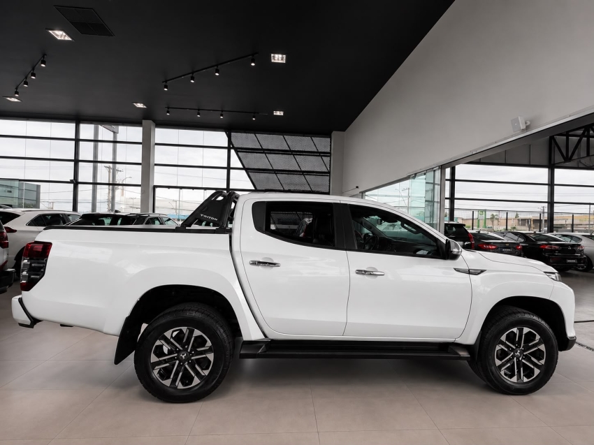 mitsubishi l200 triton 2.4 16v turbo diesel sport hpe-s cd 4p 4x4 automatico 20234