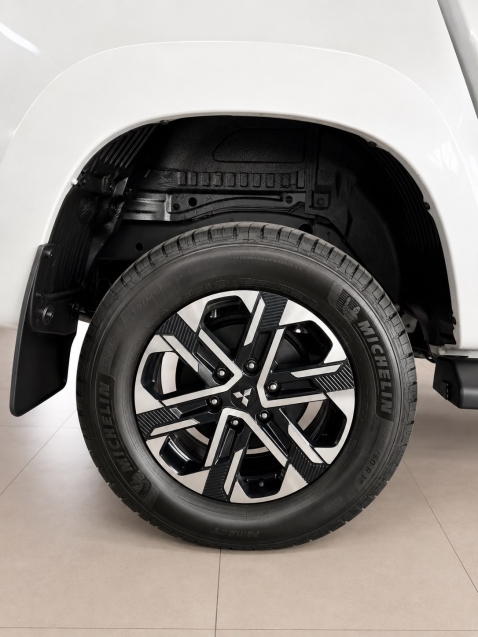 mitsubishi l200 triton 2.4 16v turbo diesel sport hpe-s cd 4p 4x4 automatico 20238