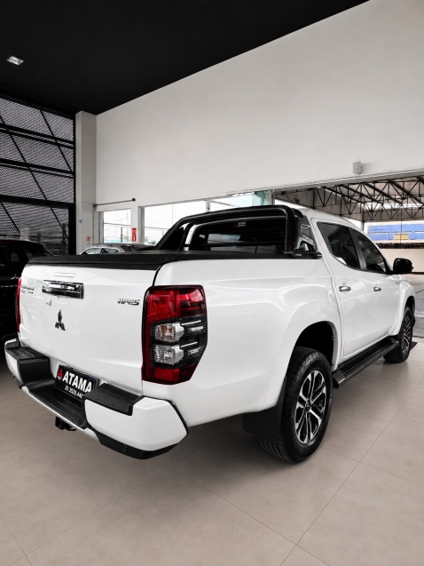 mitsubishi l200 triton 2.4 16v turbo diesel sport hpe-s cd 4p 4x4 automatico 20237