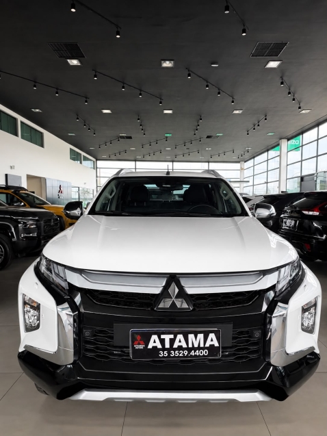 mitsubishi l200 triton 2.4 16v turbo diesel sport hpe-s cd 4p 4x4 automatico 20231