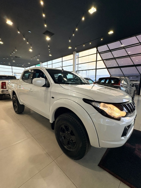 mitsubishi l200 triton 2.4 16v turbo diesel sport gls cd 4p 4x4 automatico 20200