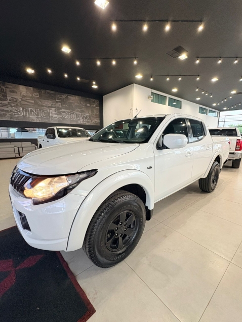 mitsubishi l200 triton 2.4 16v turbo diesel sport gls cd 4p 4x4 automatico 20202