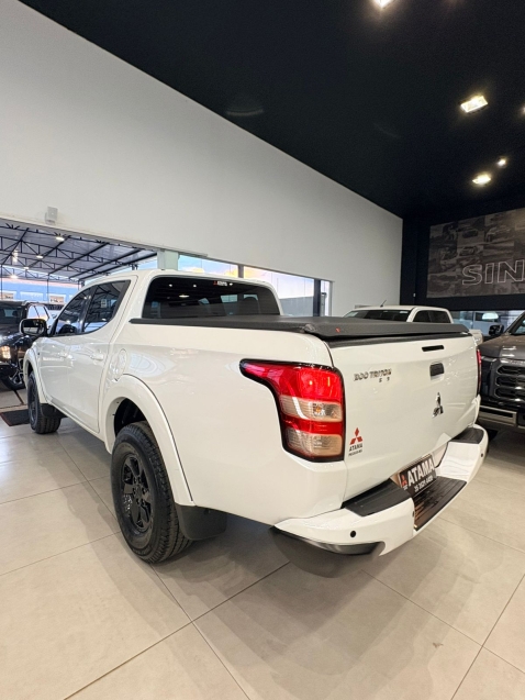 mitsubishi l200 triton 2.4 16v turbo diesel sport gls cd 4p 4x4 automatico 20205