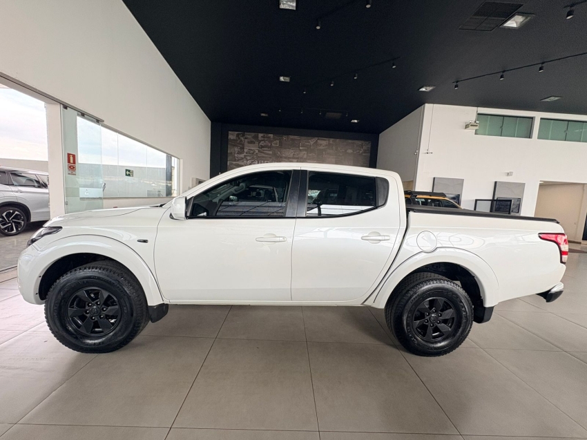 mitsubishi l200 triton 2.4 16v turbo diesel sport gls cd 4p 4x4 automatico 20202