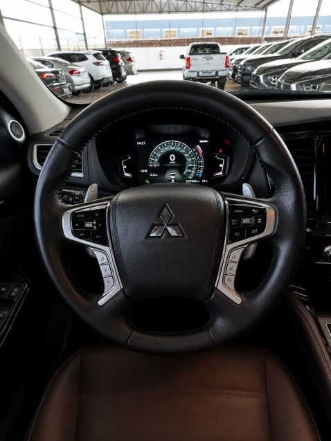 mitsubishi pajero sport 2.4 16v mivec turbo diesel legend black awd automatico 5p 202415