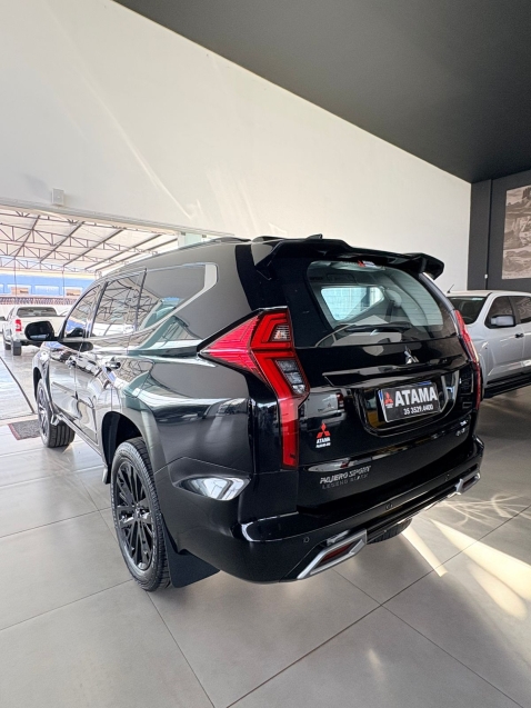 mitsubishi pajero sport 2.4 16v mivec turbo diesel legend black awd automatico 5p 20244