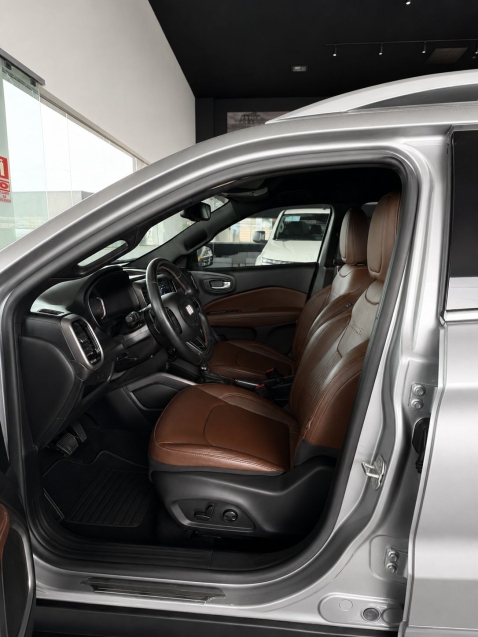 fiat toro 2.0 16v turbo diesel ranch 4wd at9 1.9 4p automatico 202511