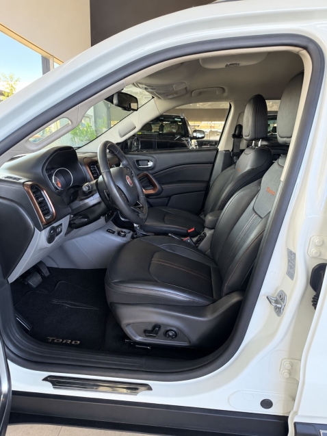 fiat toro 2.4 16v multiair flex volcano at9 2.2 4p automatico 20197