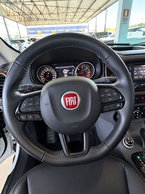 fiat toro 2.4 16v multiair flex volcano at9 2.2 4p automatico 201912