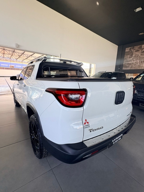 fiat toro 2.4 16v multiair flex volcano at9 2.2 4p automatico 20192
