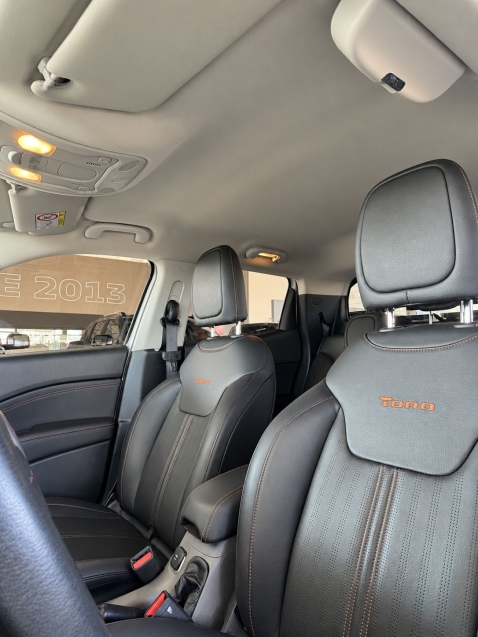 fiat toro 2.4 16v multiair flex volcano at9 2.2 4p automatico 20198