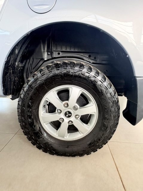 mitsubishi l200 triton 3.2 gls 4x4 cd 16v turbo intercoler diesel 4p manual 2.0 201312